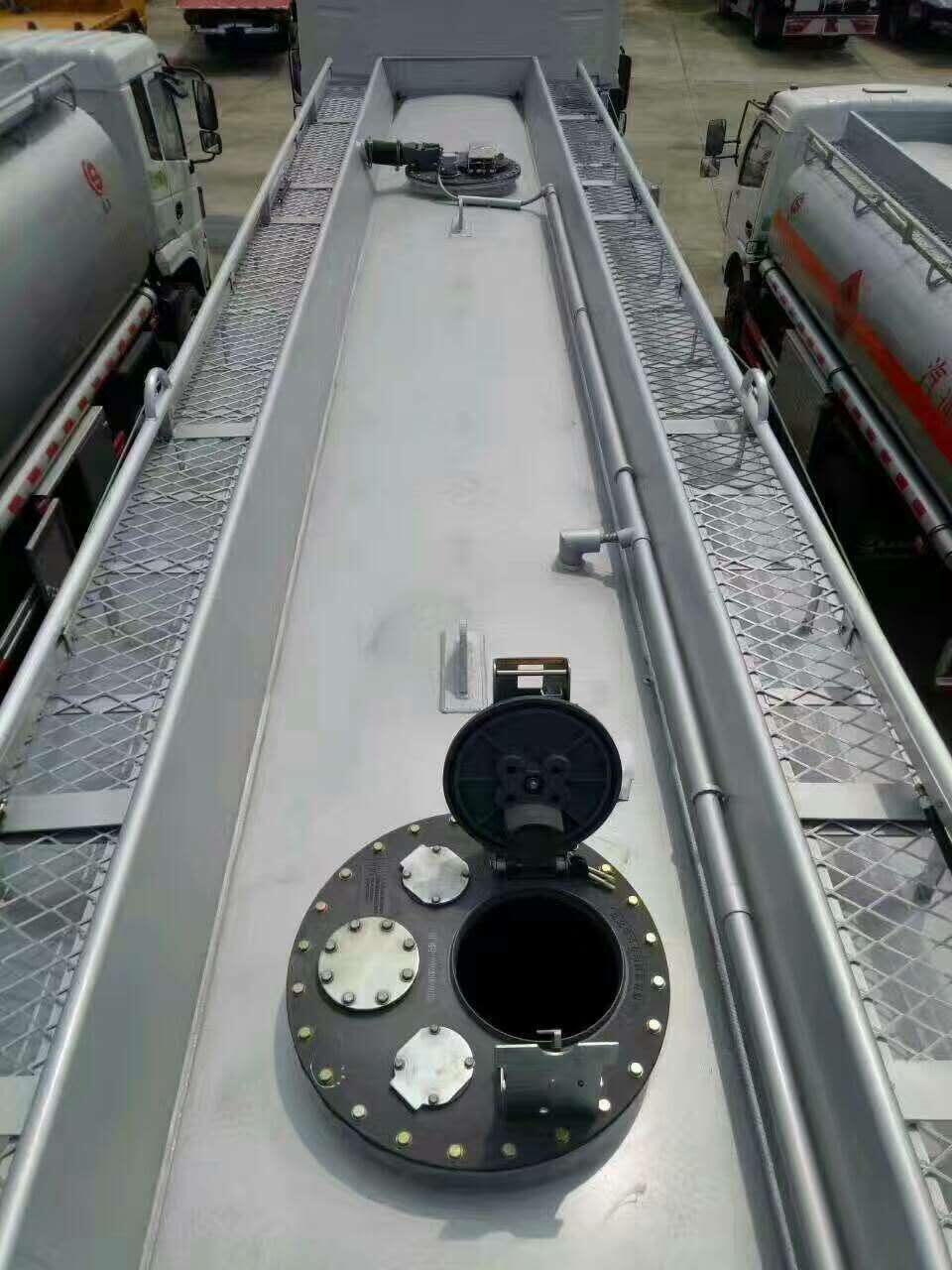 油罐車圖片 油罐車圖片