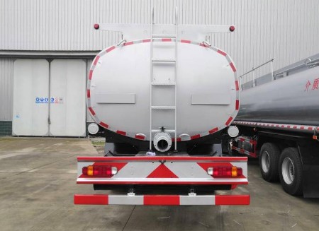 ��������ؿ�ǰ�ĺ�˹�Һ܇�DƬ