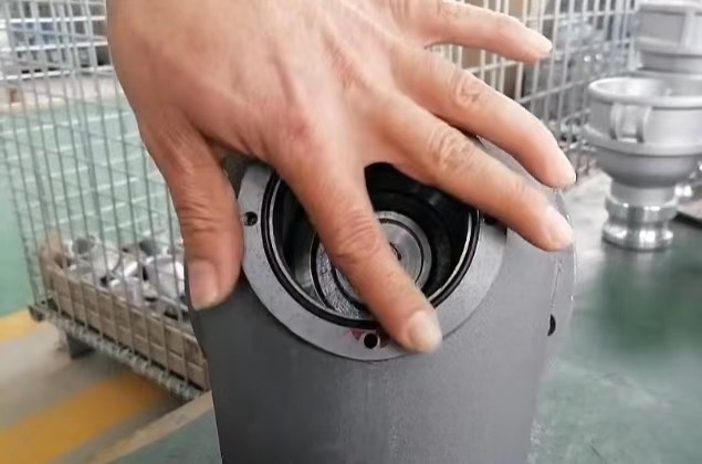 �͹�܇(ch��)�����y���Q��ײ������