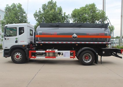 國六東風(fēng)多利卡D9化工車圖片 國六東風(fēng)多利卡D9化工車圖片