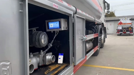 �͹�܇܇�d�CҺλ�x