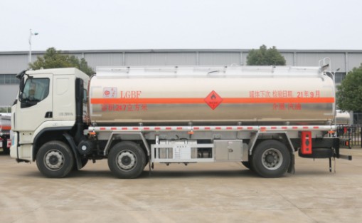 �|�L(f��ng)��������6X2�\(y��n)��܇_�|�L(f��ng)��������С���S�͹�܇_�|�L(f��ng)��������ǰ�ĺ����͹�܇