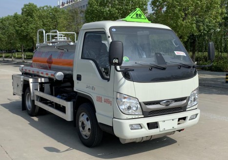 ����С��֮��1.5���{����ȼҺ�w��ʽ�\ݔ܇